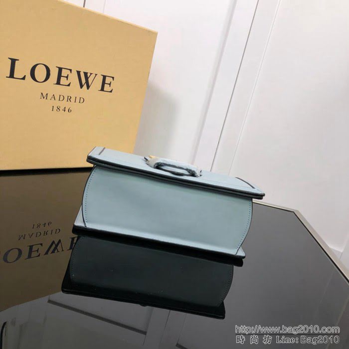 LOEWE羅意威 原單品質 Barcelona三角包 L01582016 最新概念款 牛皮肩背斜挎包  jdl1146